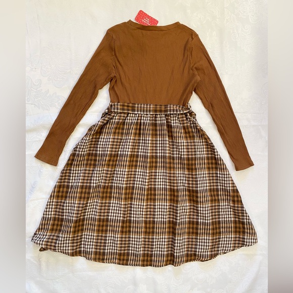 Women Ribbed Spliced Brown Plaid Belted Dresses and Long-sleeve Colorblock Tops - Picture 9 of 9